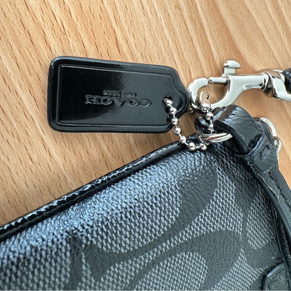 Coach Black and Gray Signature Wristlet - Picture 4 of 8